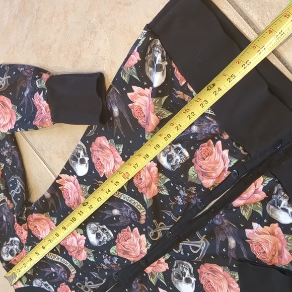 Floral Skull Print Women's Top - Picture 3 of 4